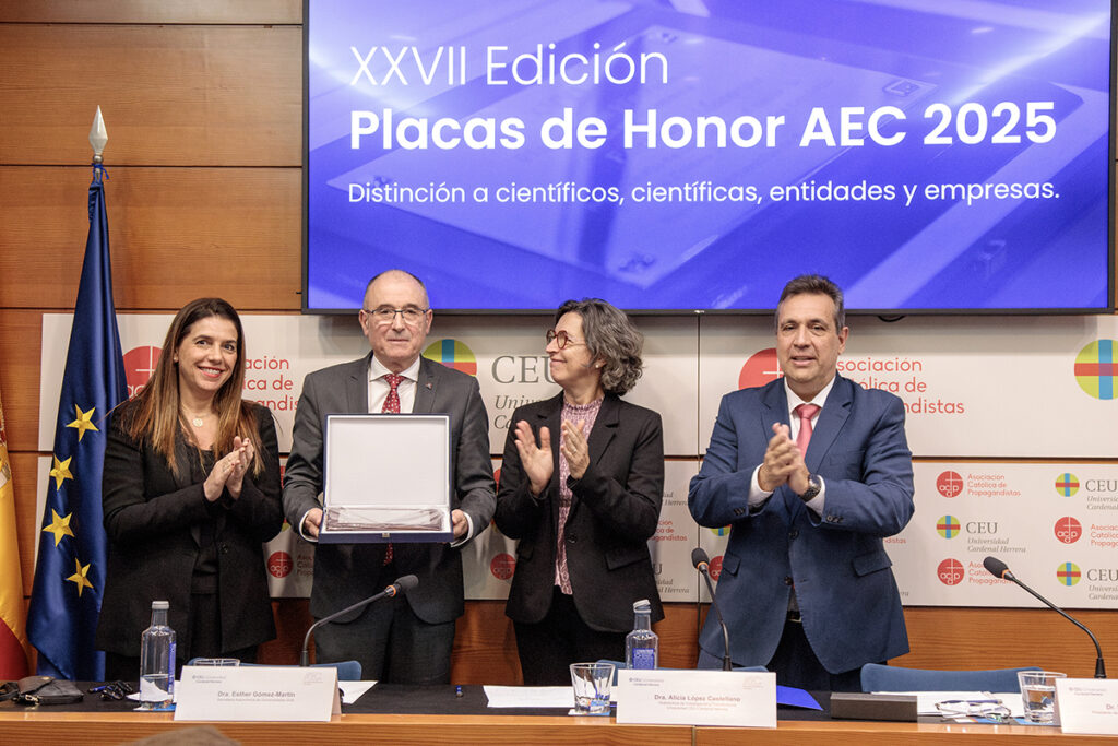 05 PLACAS DE HONOR 2025 LUIS FELIPE FERNANDEZ